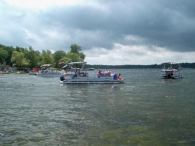 4TH OF JULY 2004 LAKE 005