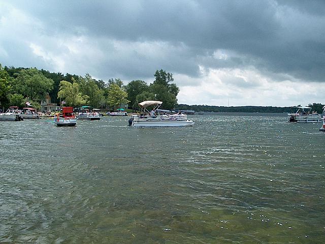 4TH OF JULY 2004 LAKE 006