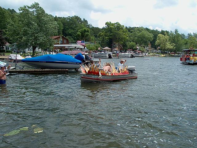 4TH OF JULY 2004 LAKE 026